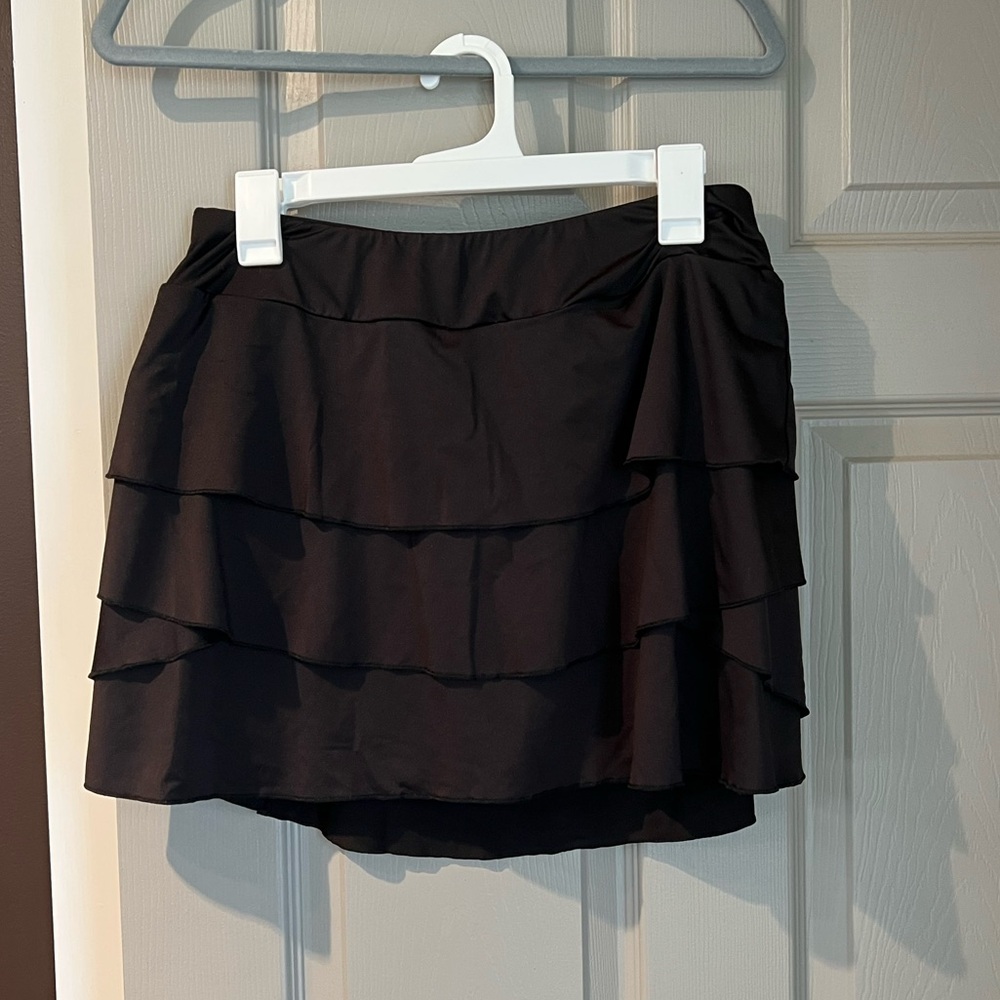 Kyodan pleated golf skort. Built in shorts. Size L.